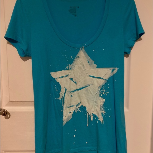 Old Navy Tops - Old Navy s/s tee, fun, very gently worn, soft, U shaped neck, splattered star